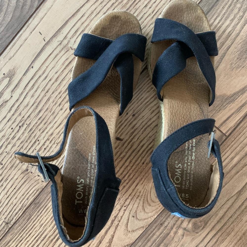 Summer heels with canvas straps